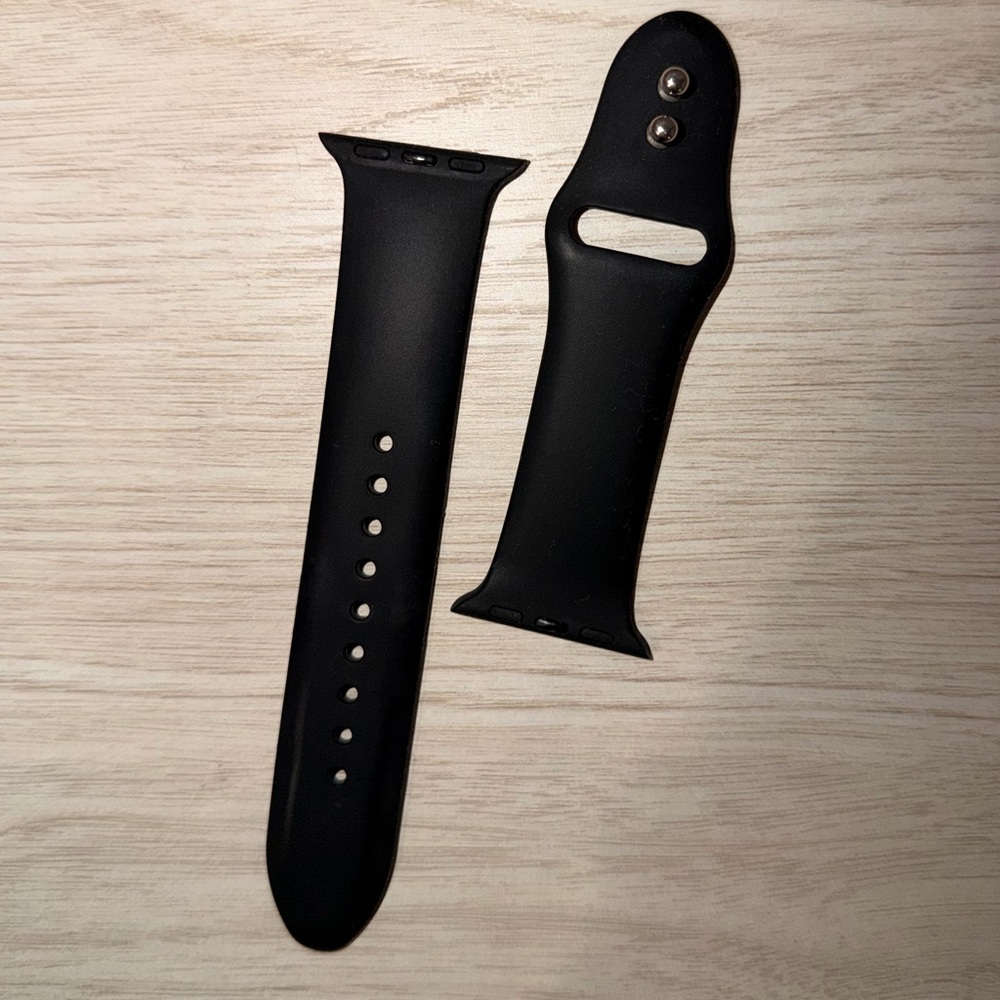 Apple Classic Black Silicone Watch Band